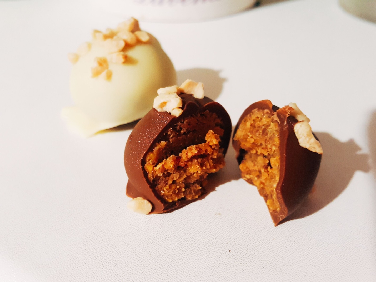 Valmis valgutrühvlid